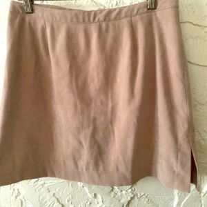 BCBG vintage tan faux suede mini skirt in excellent pre-owned condition (10)